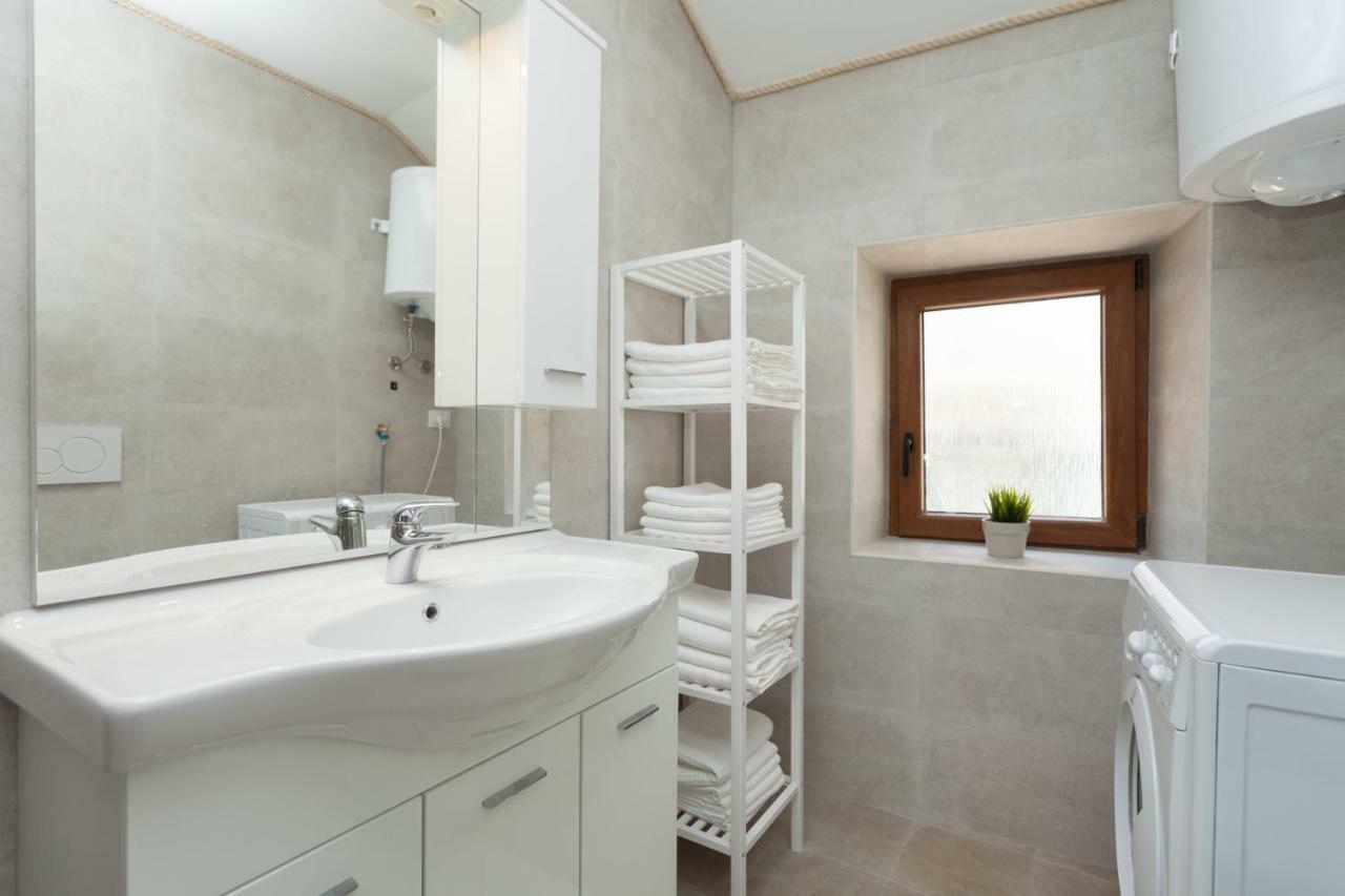 Mareblu Seaview Apartment By Irundo Rovinj Exterior photo